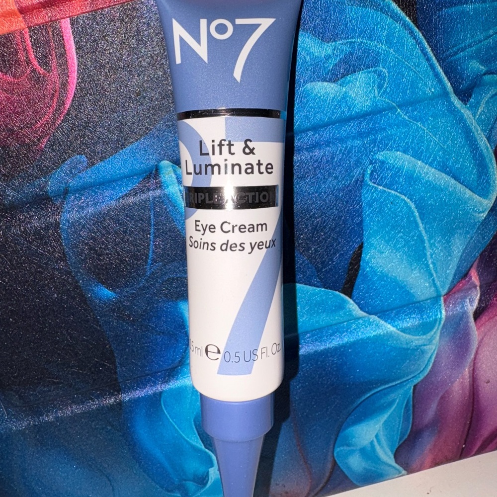 No7 Lift & Luminate Eye Cream
